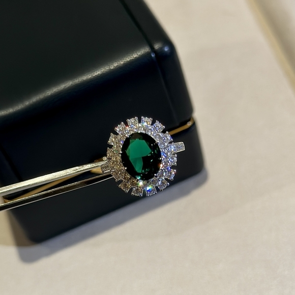 emerald sunflower ring - Picture 3 of 8